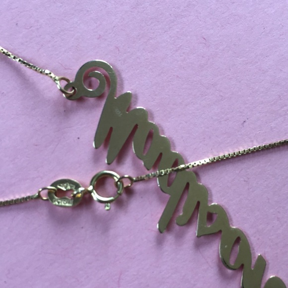 10k yellow gold Madison nameplate box chain necklace - Picture 2 of 3